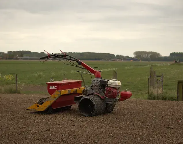 Graszaad inzaaien met een zaaimachine